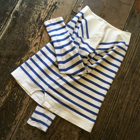 [USED] Simple BORDER TOPS