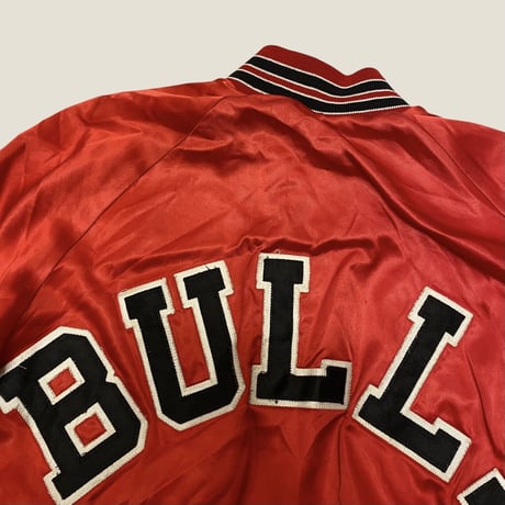 [USED] "BULLS" RED スタジャン