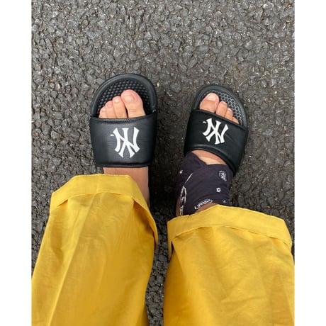 [USED] NY YANKEES SANDAL