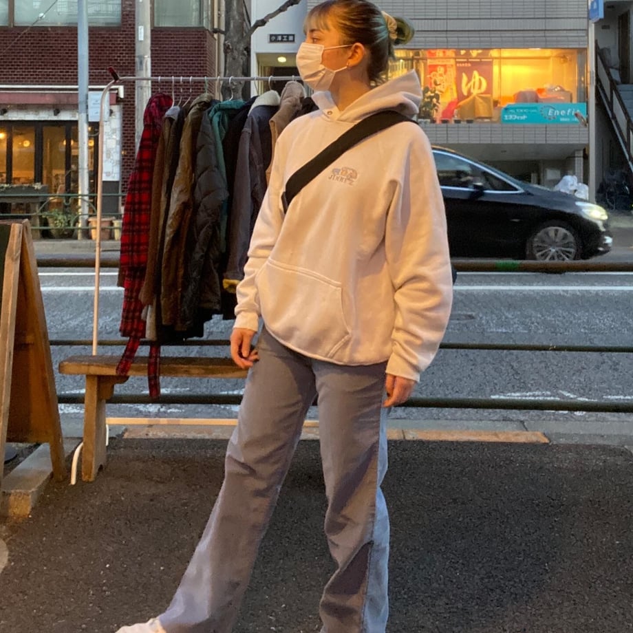 6149b935c12096593e3ae9a9
