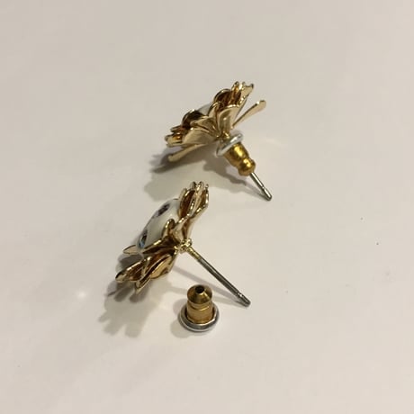 [BENICOTOY] GOLD FLOWER SKULL ピアス小
