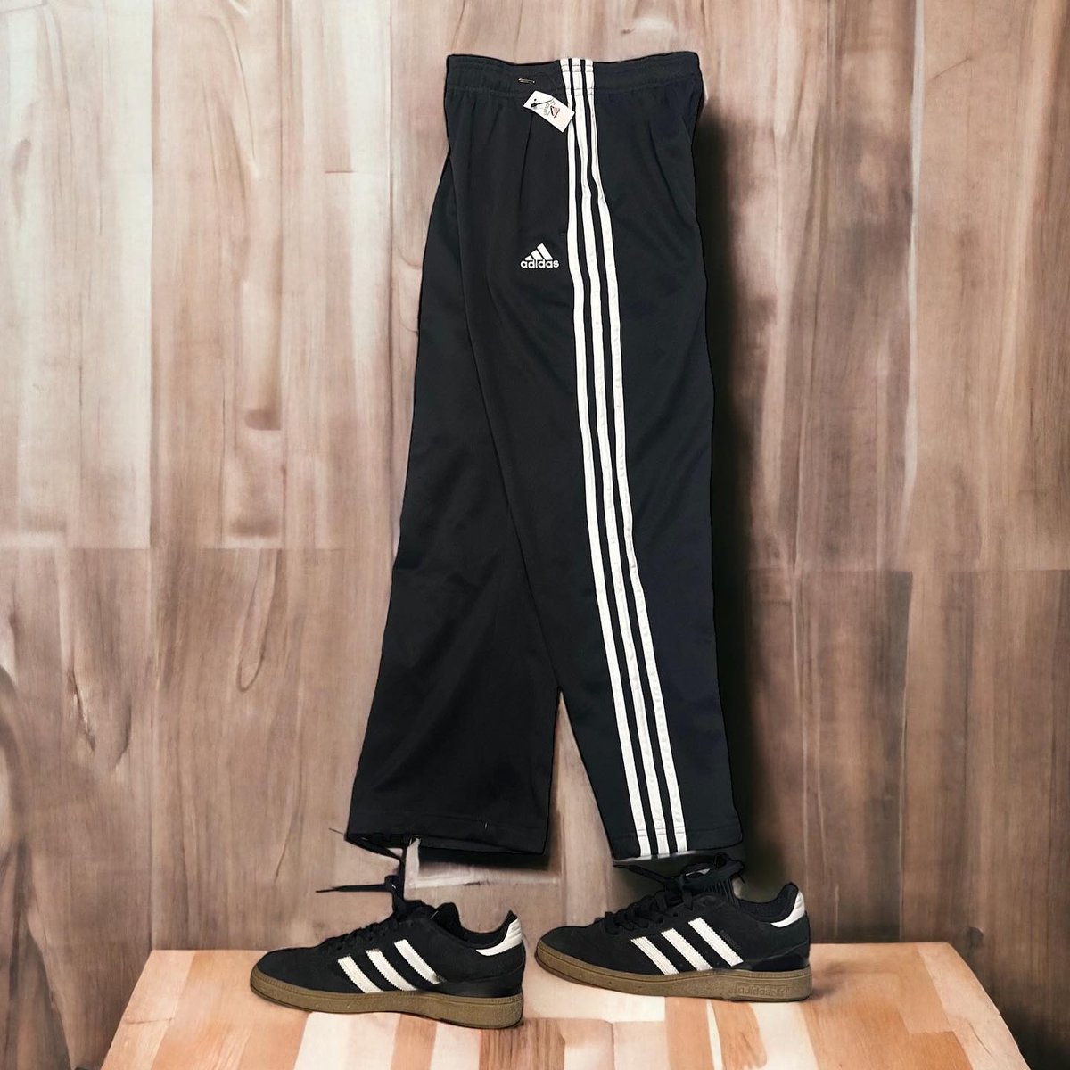 adidas サイドボタンパンツ レディース 黒 J/LサイズGJ6580 adidas サイドボタンパンツ レディース 黒 J/MサイズGJ6580