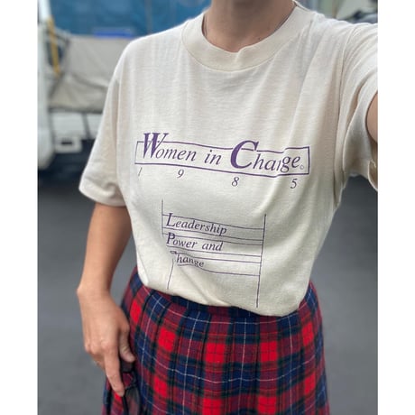 [USED] 80‘s  Hanes プリント Tee 💜