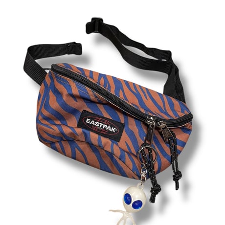 [USED]EASTPAK USA 💙zebra🤎 ウエストポーチ