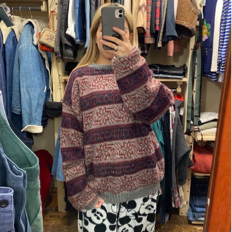 [USED] 冬っぽい柄のニット❄️