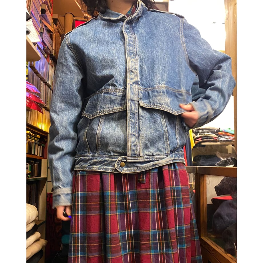 6416dd9d418fdf19ec77e765