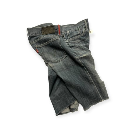 [USED] Levi's LOW RISE SLIM SHORTS 🌺🖤（w３0)