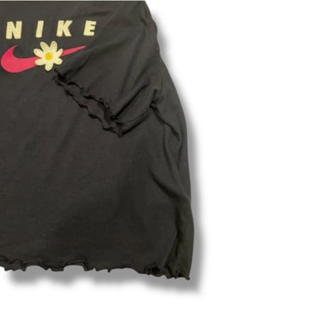 [USED]NIKE 🌼ヒラヒラ SHORT丈  tee