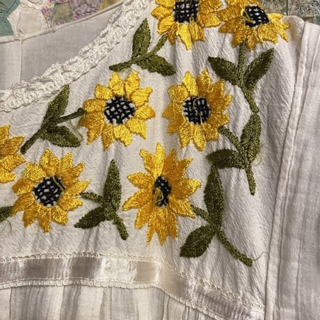 [USED]ひまわり刺繍ワンピース