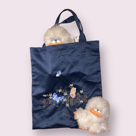[USED]蝶々刺繍の艶ツヤトートバッグ