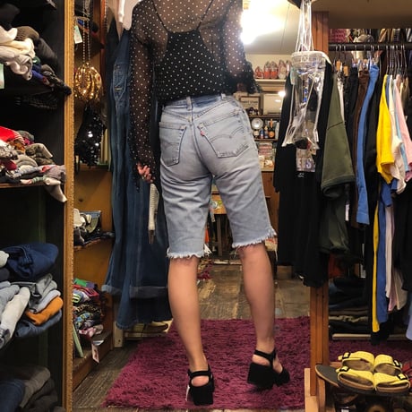 [USED] Levis 26505 CUTOFF SHORTS