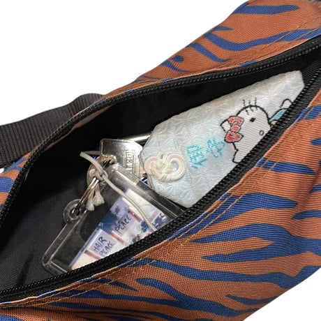 [USED]EASTPAK USA 💙zebra🤎 ウエストポーチ
