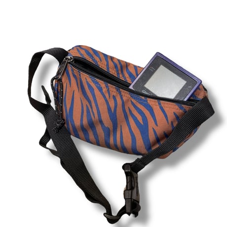 [USED]EASTPAK USA 💙zebra🤎 ウエストポーチ