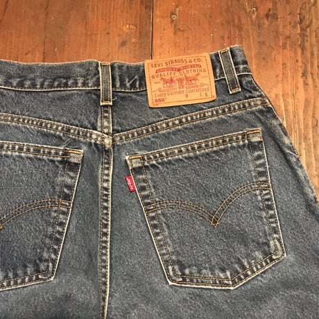 [USED] Levis 550 RELAXED FIT TAPERED LEG