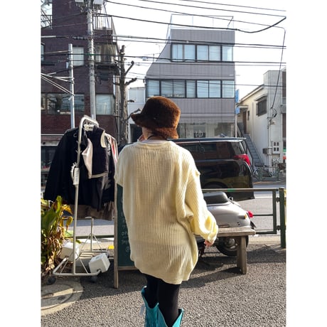 [USED] ざっくり編み white 🤍 アクリル ニット
