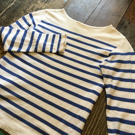 [USED] Simple BORDER TOPS