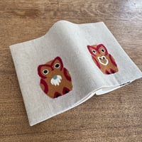 ミャンマー｜手刺繍ブックカバー｜フクロウ・生成り