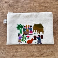 ラオス｜モン族の手刺繍ポーチ・中｜農村の生活風景・生成り