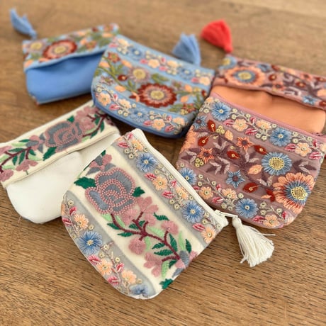インド｜刺繍リボンのティッシュケース付きポーチ