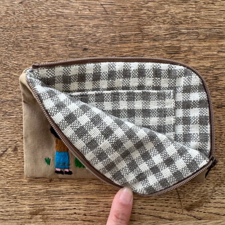 ラオス｜モン族の手刺繍ポーチ・小｜農村の生活風景・ベージュ