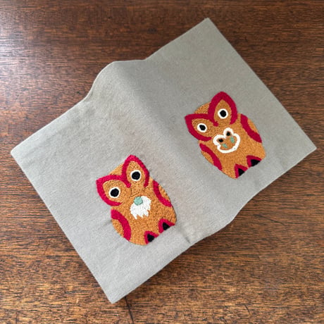 ミャンマー｜手刺繍ブックカバー｜フクロウ・グレージュ