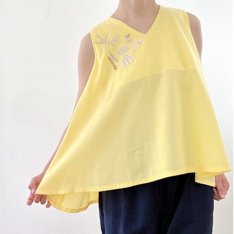 貝殻刺繍のノースリーブブラウス｜レモンイエローA