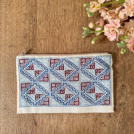 ラオス｜モン族の手刺繍ポーチ｜白地・Lサイズ