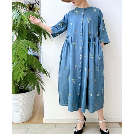 青の刺繍ワンピース＋保冷バッグのセット
