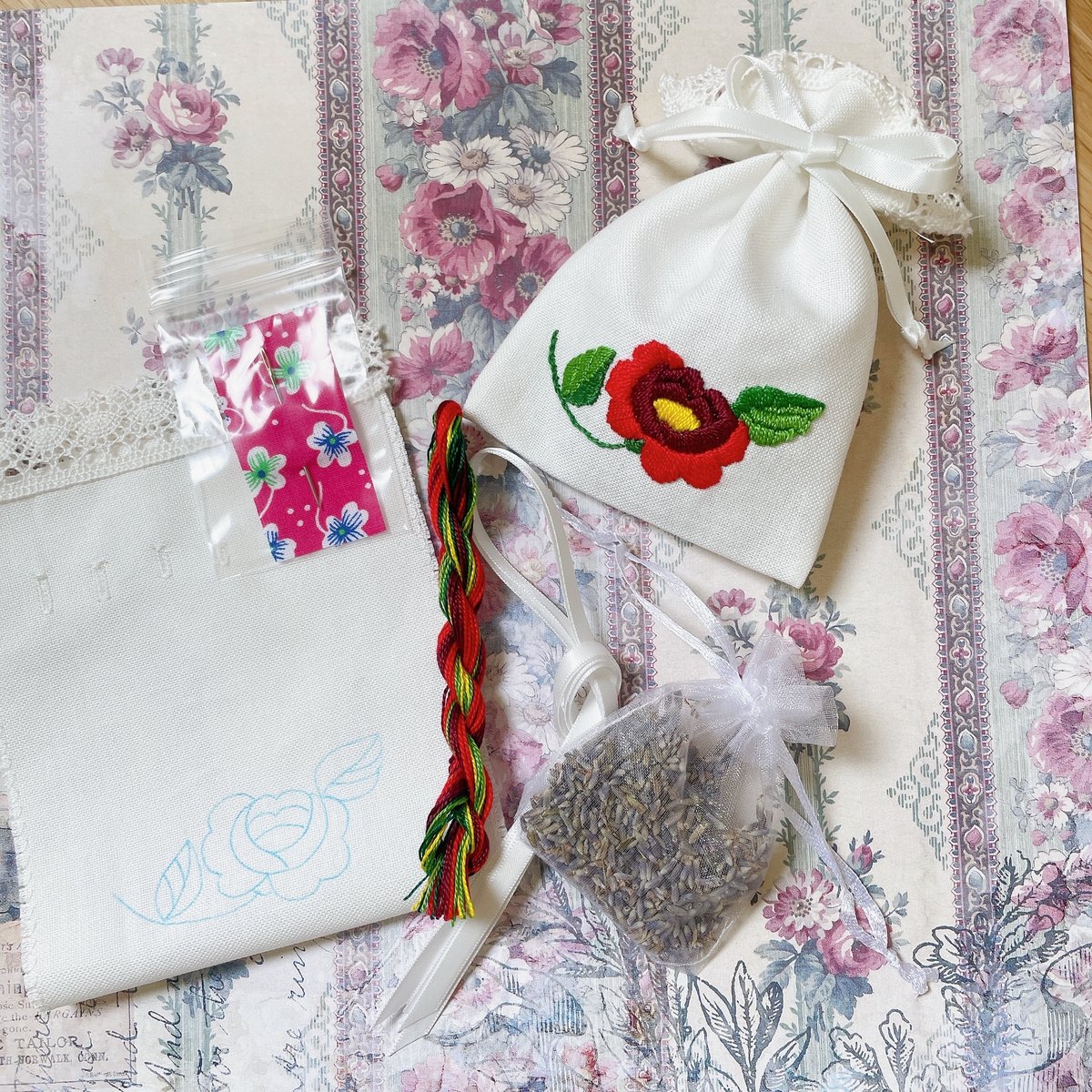 ハンガリー刺繍キット 小さな巾着 刺繍枠つき | Bahar Shop