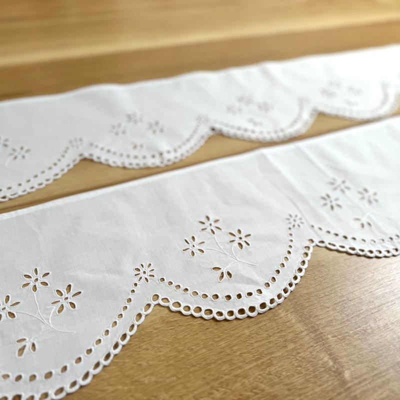 ハンガリー｜刺繍の棚飾り・花のカットワーク 2枚セット | Bahar Shop