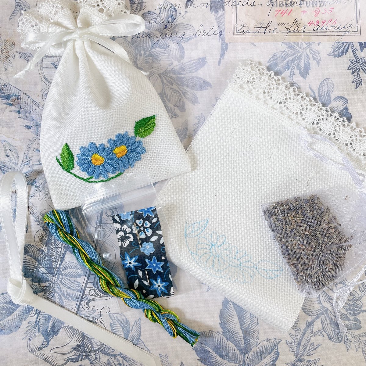 ハンガリー刺繍ベスト ヴィンテージ ハンガリー マチョ ベスト 民族 ハンドメイド 手