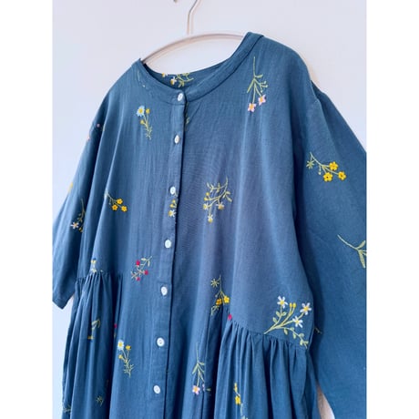 青の刺繍ワンピース＋保冷バッグのセット