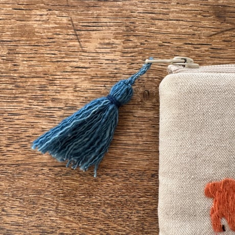ラオス｜モン族の手刺繍ポーチ・大｜動物の楽園・藍のタッセル B