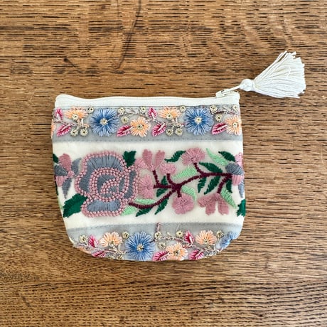 インド｜刺繍リボンのティッシュケース付きポーチ