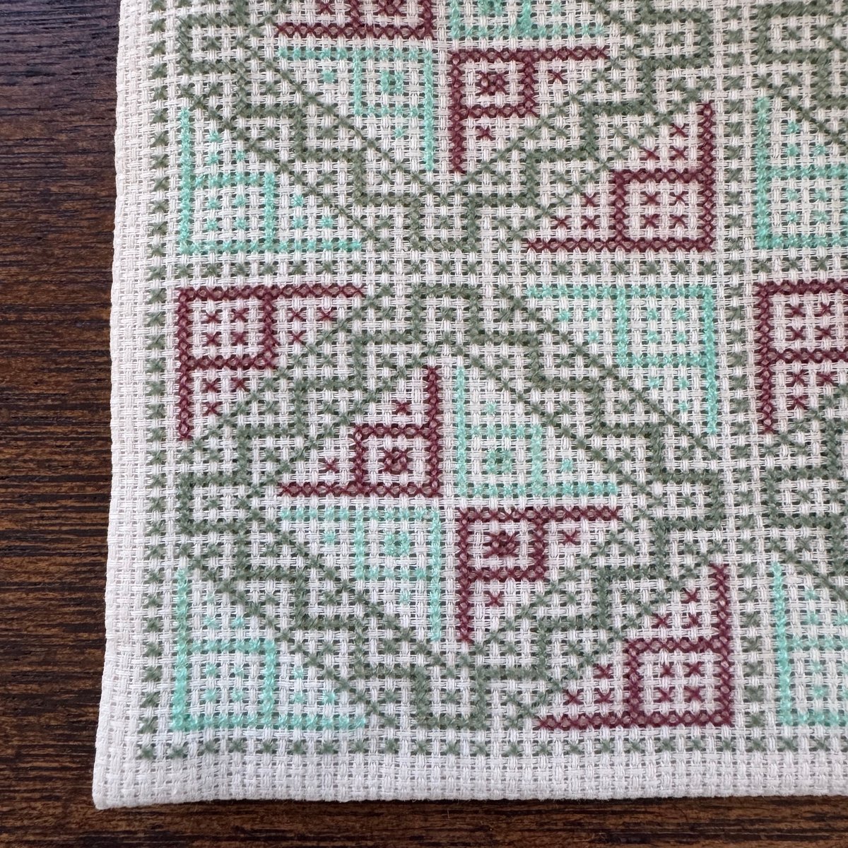 ラオス｜モン族の手刺繍ポーチ｜白地・Lサイズ | Bahar Shop