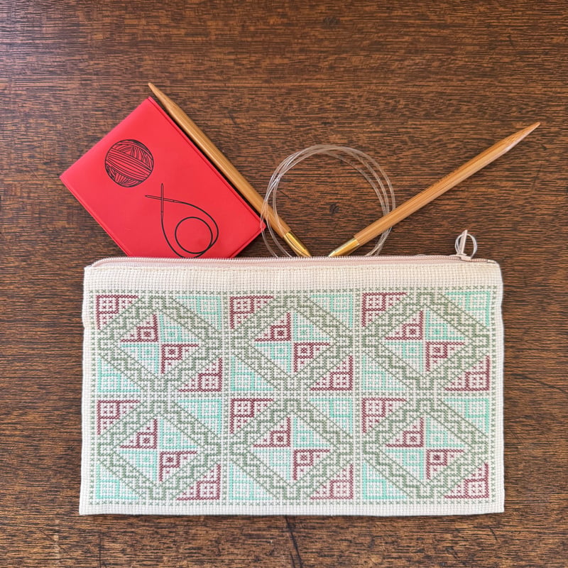 ラオス｜モン族の手刺繍ポーチ｜白地・Lサイズ | Bahar Shop