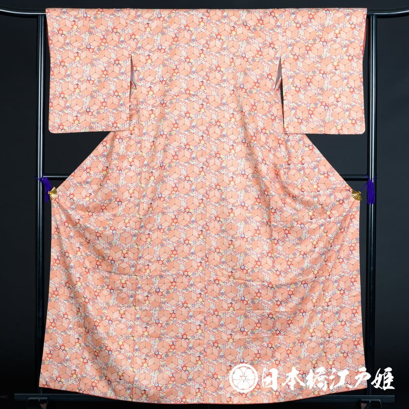 0132 小紋 優品 Aランク美品 化繊 袷 薄朱色 亀甲 青海波 身丈161.5cm