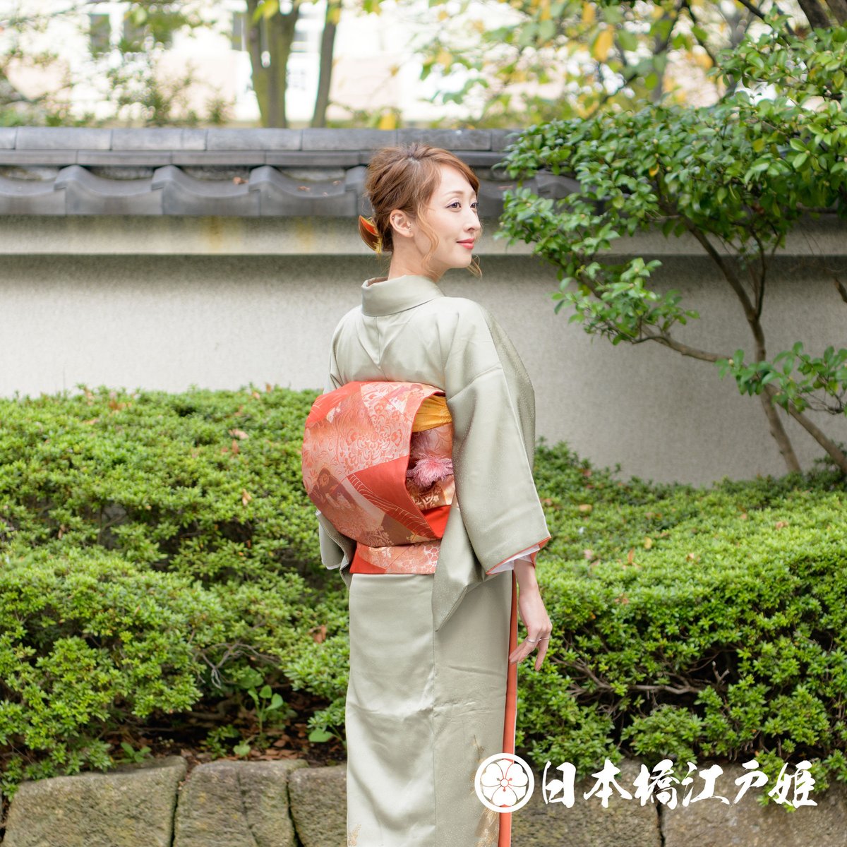 Q2021】AAお仕立て上がり正絹銘仙着物 赤地に亀甲模様 磨か
