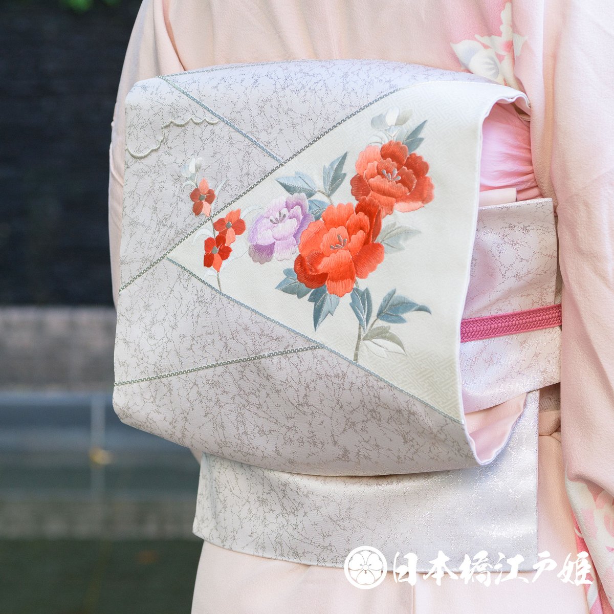 刺繍袋帯　扇面柄　逸品　お太鼓柄