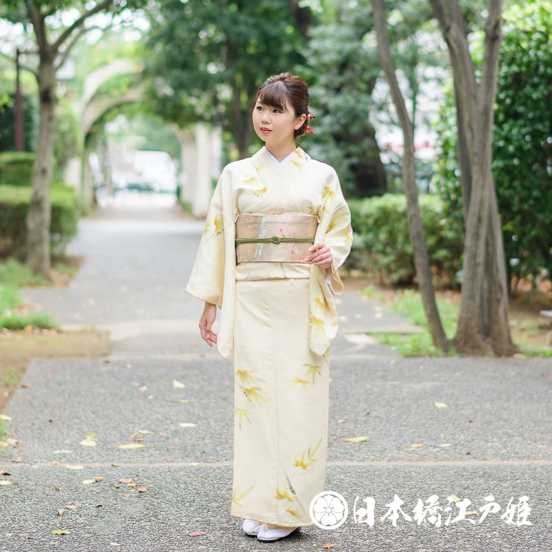 0284 小紋 正絹 袷 クリーム色 枝紅葉 流水 金糸 銀糸 身丈155cm 0284 小紋 正絹 袷 クリーム色 枝紅葉 流水 金糸 銀糸 身丈155cm