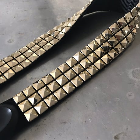 #1 COOL STUDS_GOLD_Smooth Saxophone Strap