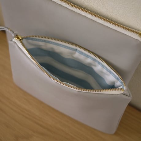 NEW Pouch / L Light Gray