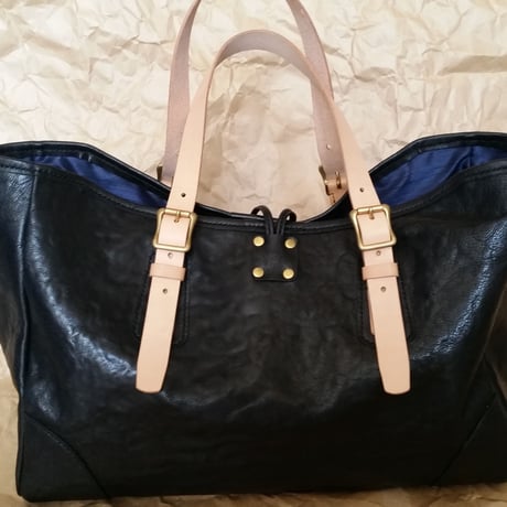 黒馬革のトートバッグ