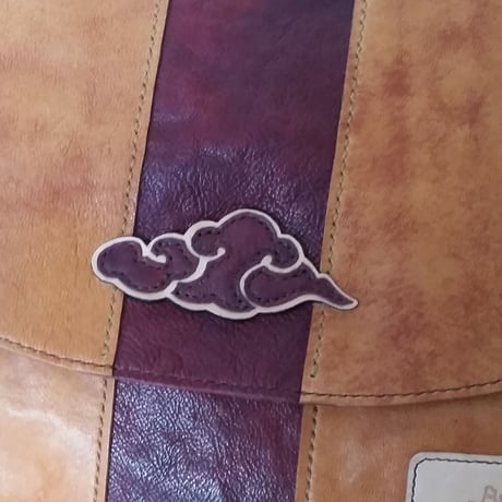 馬革のショルダーバッグ