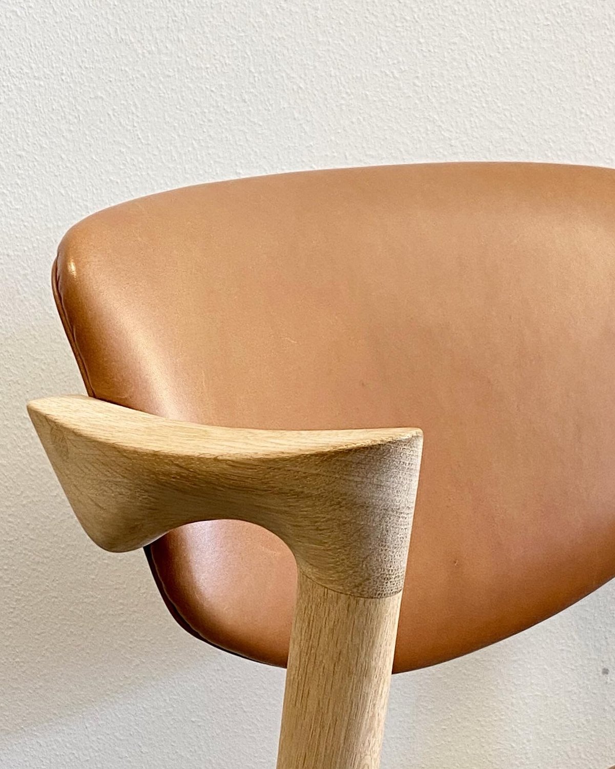 No42 Chair ナラ特注ソープ仕上げ/本革コニャック | THE NORDISK CI