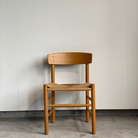 J39 / オーク  by Børge Mogensen