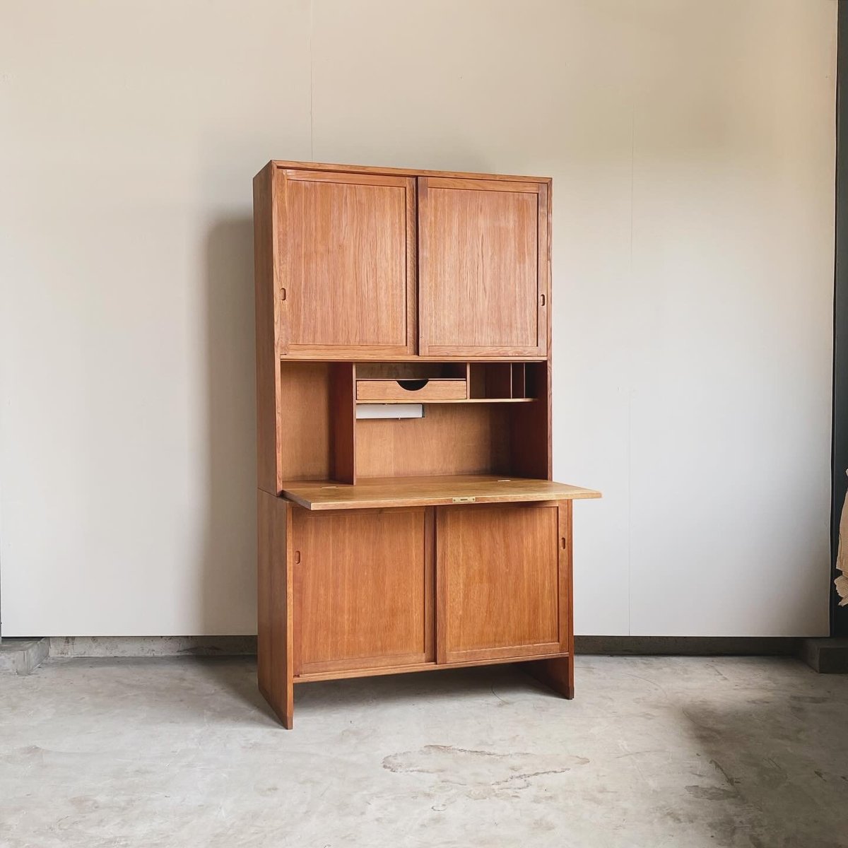 Hans J. Wegner RY 16 ビューロー&スライドキャビネット オーク