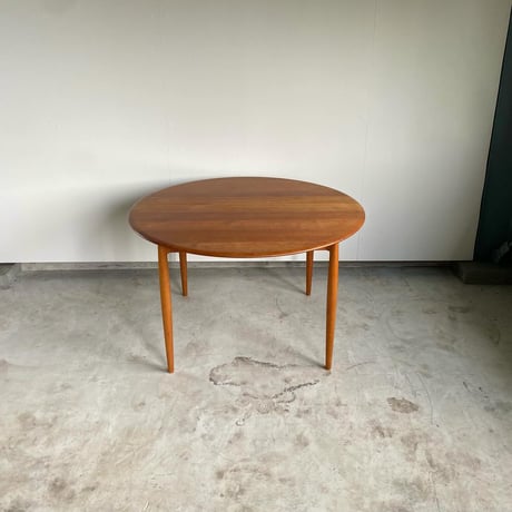 【受注生産品】Universe Dining Table（ユニバースダイニングテーブル）｜Kai Kristiansen × 宮崎椅子製作所