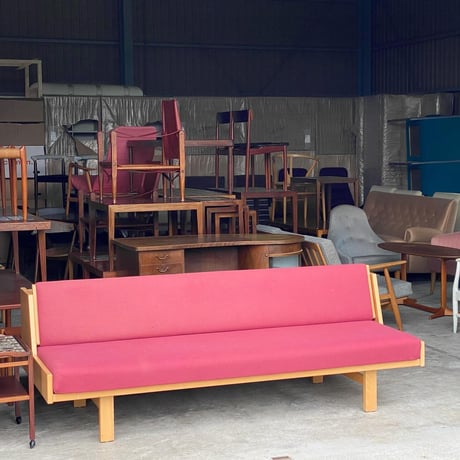 GE258 Day Bed Beech