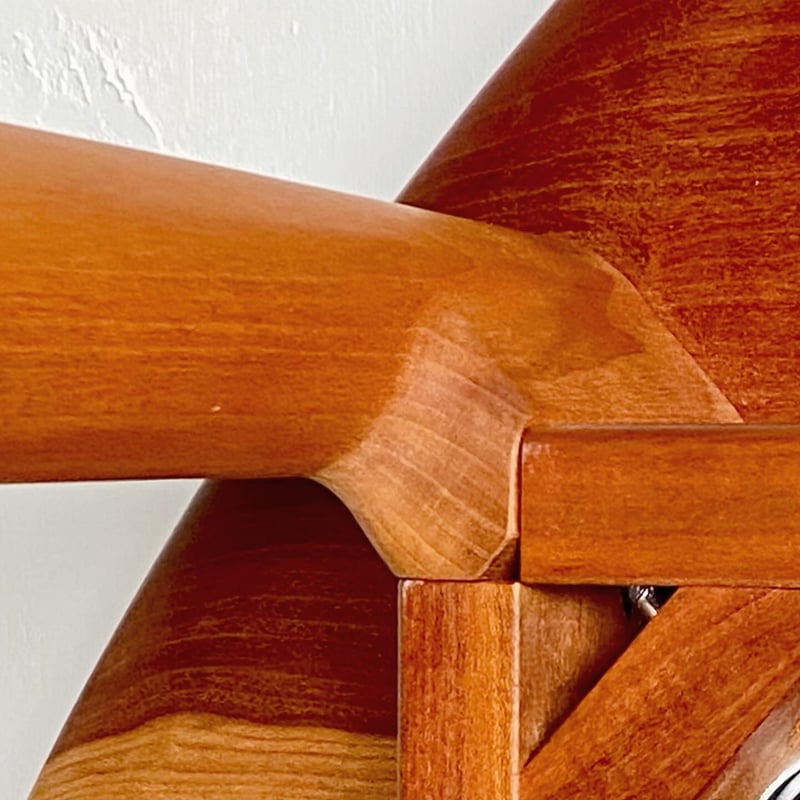 ユニバースダイニングテーブル ブラックチェリー | THE NORDISK CIRKUS